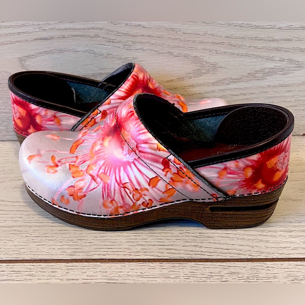 Dansko 36 Professional Leather Nursing Mules Floral Pink Poppy Women’s Size 6
